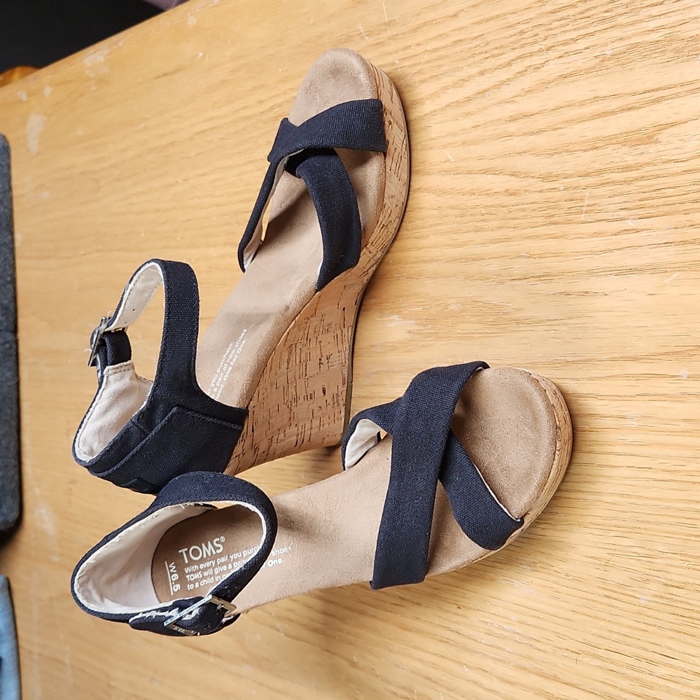 NWOT! Tom's Wedge Heel, Size 6.5